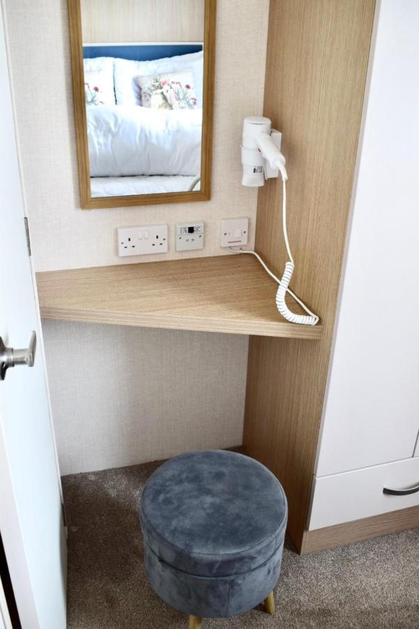 New Sea View Platinum Caravan With Huge Decking Newcastle-upon-Tyne Extérieur photo