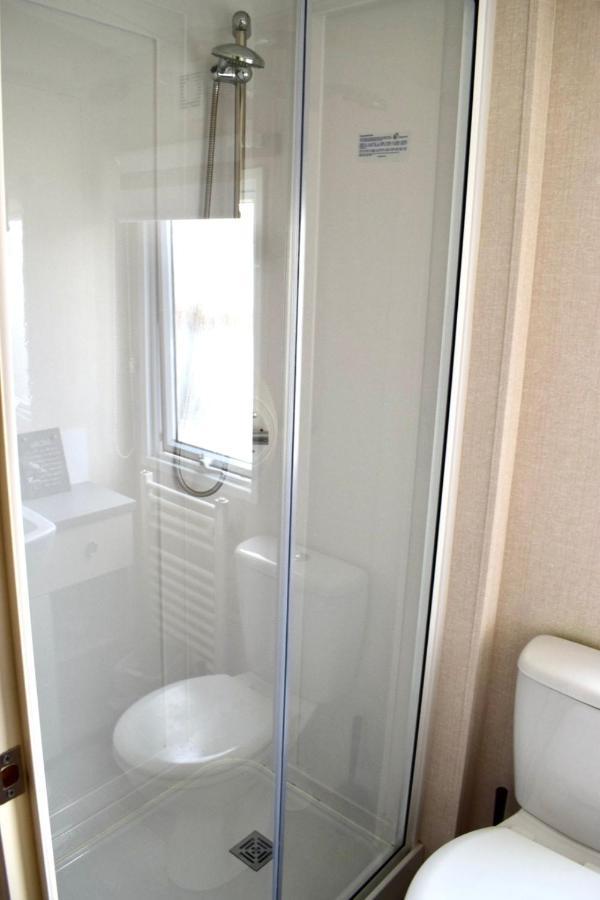 New Sea View Platinum Caravan With Huge Decking Newcastle-upon-Tyne Extérieur photo