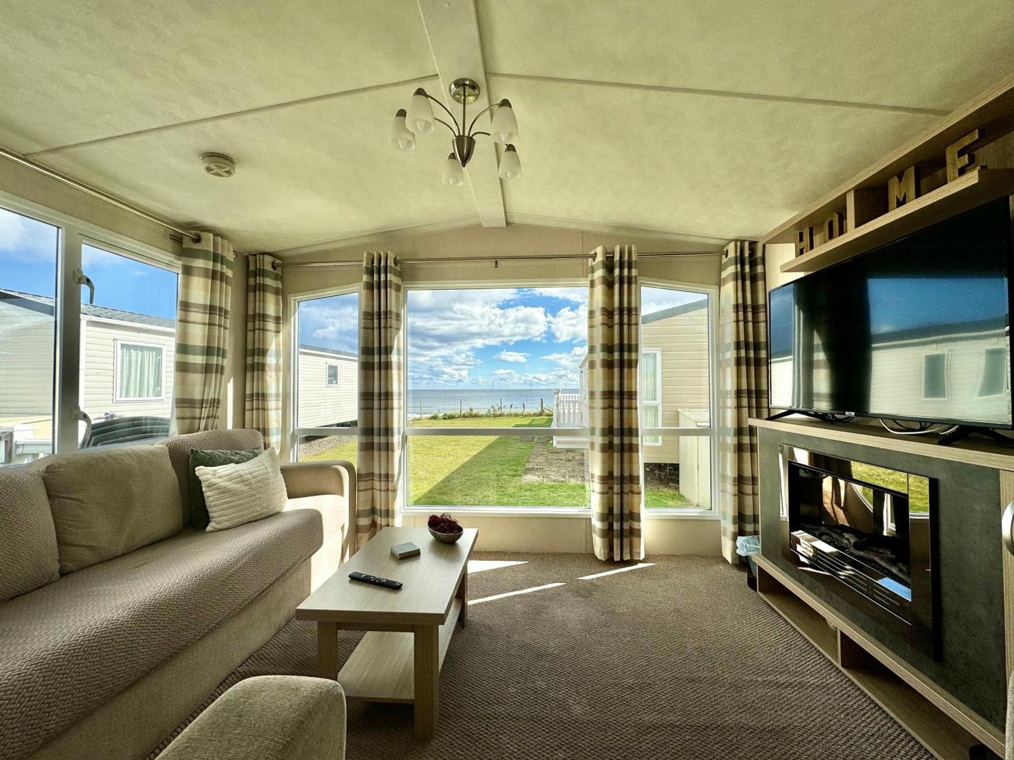 New Sea View Platinum Caravan With Huge Decking Newcastle-upon-Tyne Extérieur photo