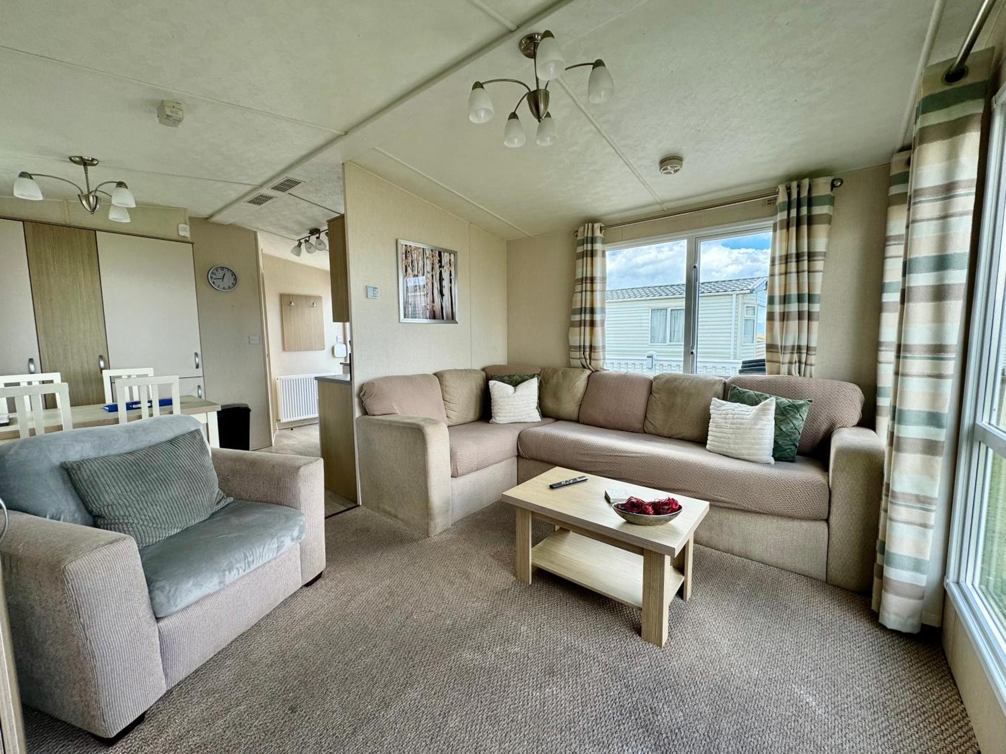 New Sea View Platinum Caravan With Huge Decking Newcastle-upon-Tyne Extérieur photo