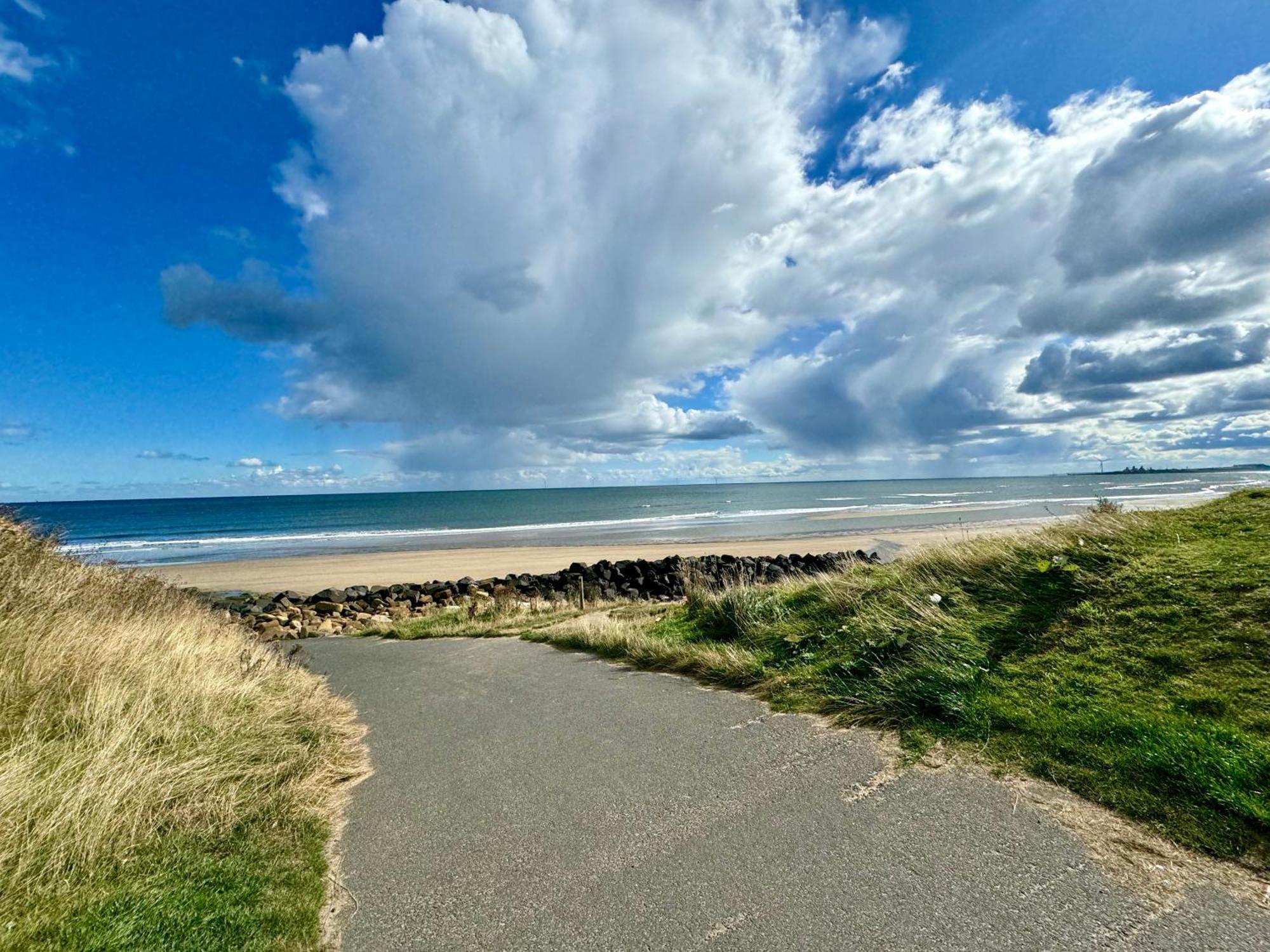 New Sea View Platinum Caravan With Huge Decking Newcastle-upon-Tyne Extérieur photo