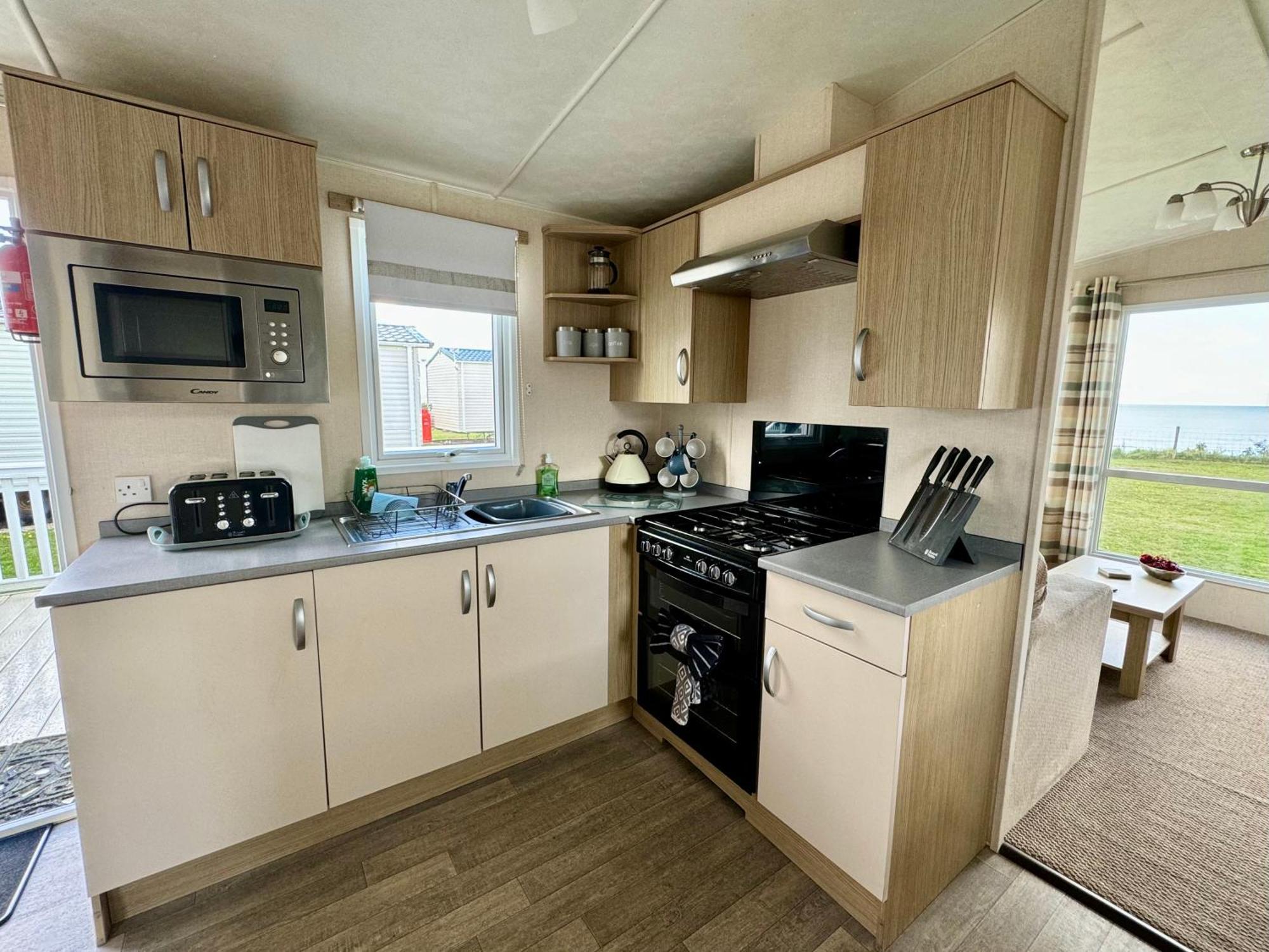 New Sea View Platinum Caravan With Huge Decking Newcastle-upon-Tyne Extérieur photo